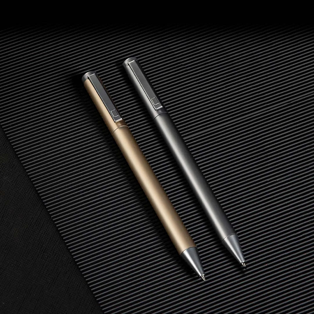 Elevate your writing experience with the Xiaomi Deli Metal Gel Pen! Perfect for office, students, and business use.